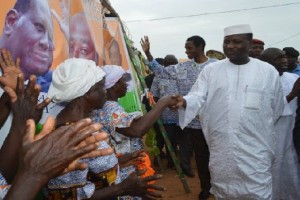 Korhogo/ Le ministre Mamadou Sangafowa fait un don de matériel agricole aux femmes de Sibirikaha